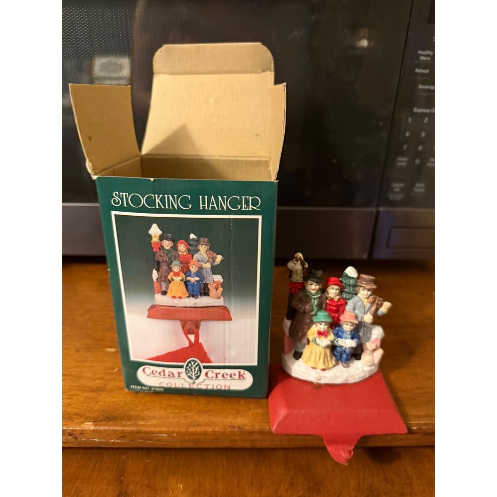 Cedar Creek Collection Victorian Carolers Christmas Stocking Hanger Cast Iron‎